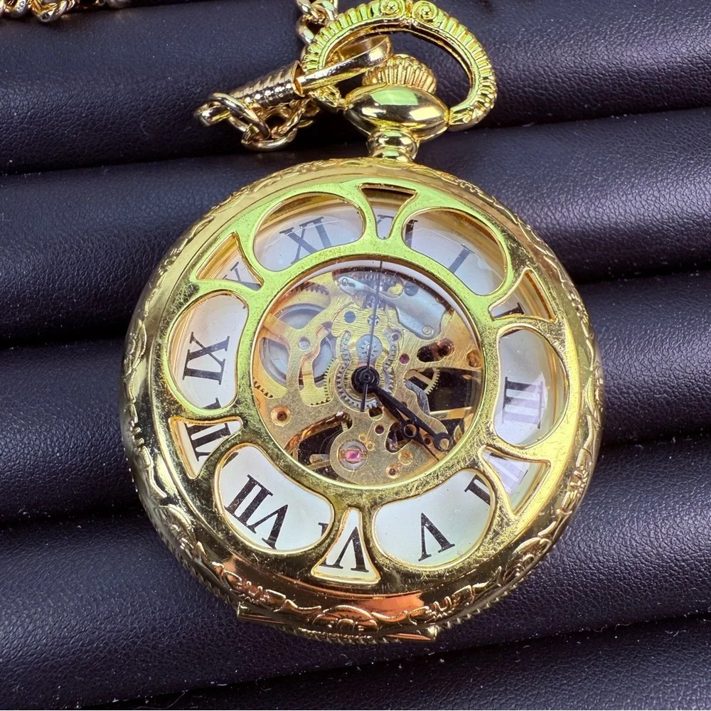 Goldtone Sprockets Mechanical Working Pocket Watch w/ Roman Numerals with Chain